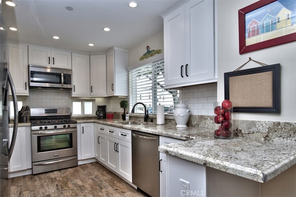1509 E Balboa Boulevard A Property Photo 4