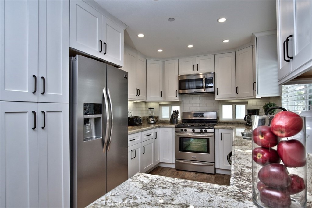 1509 E Balboa Boulevard A Property Photo 5