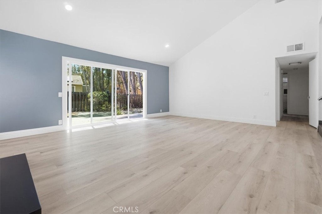 25045 Castlewood Property Photo 5