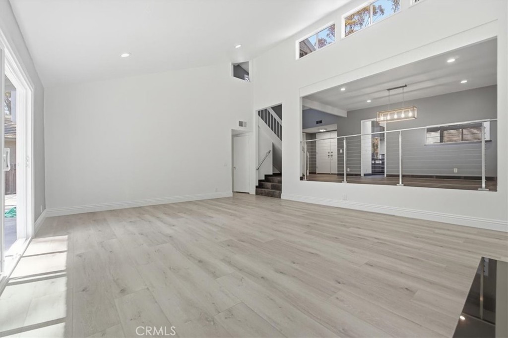 25045 Castlewood Property Photo 6