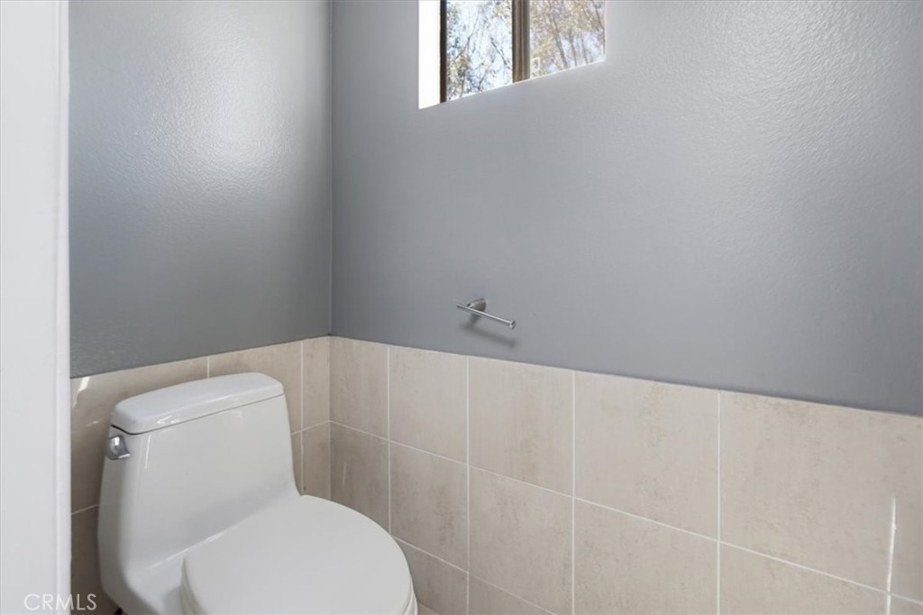 25045 Castlewood Property Photo 23