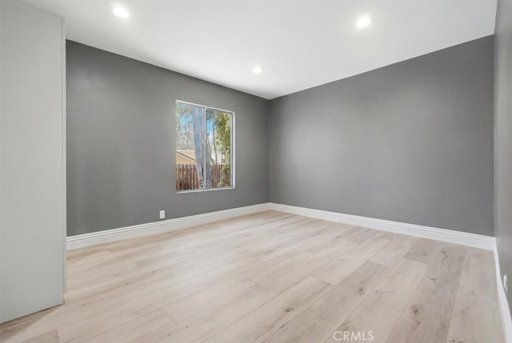 25045 Castlewood Property Photo 25
