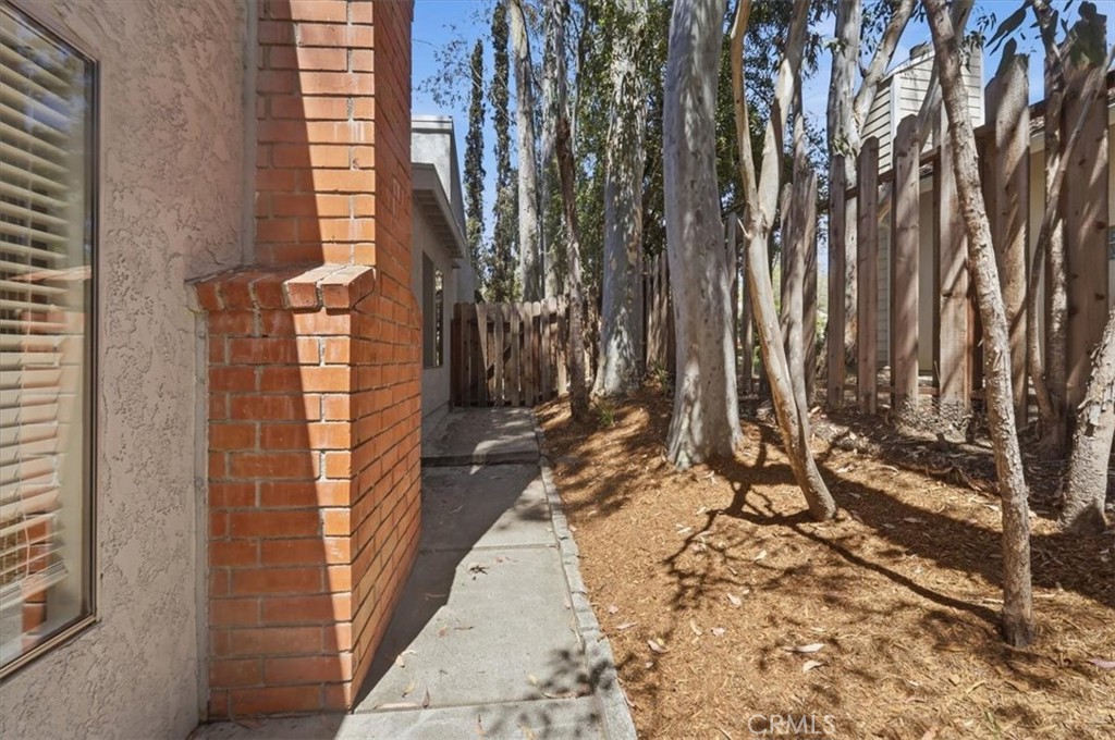 25045 Castlewood Property Photo 41