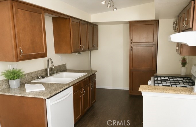 1609 Cedar Property Photo 3