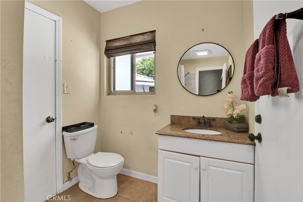 2550 W Rowland Avenue Property Photo 12