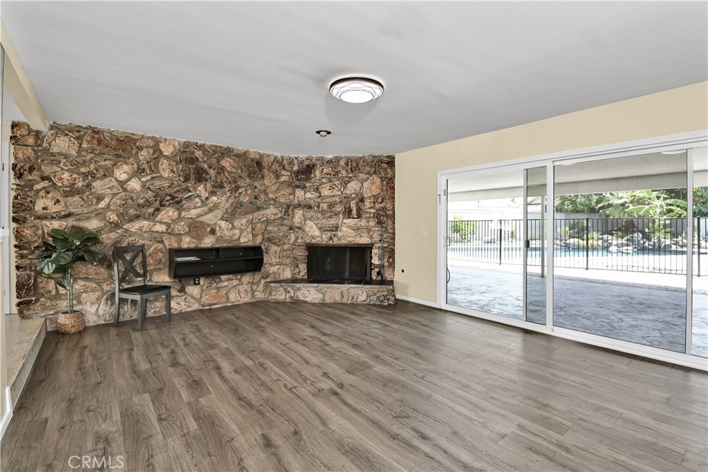 2550 W Rowland Avenue Property Photo 15