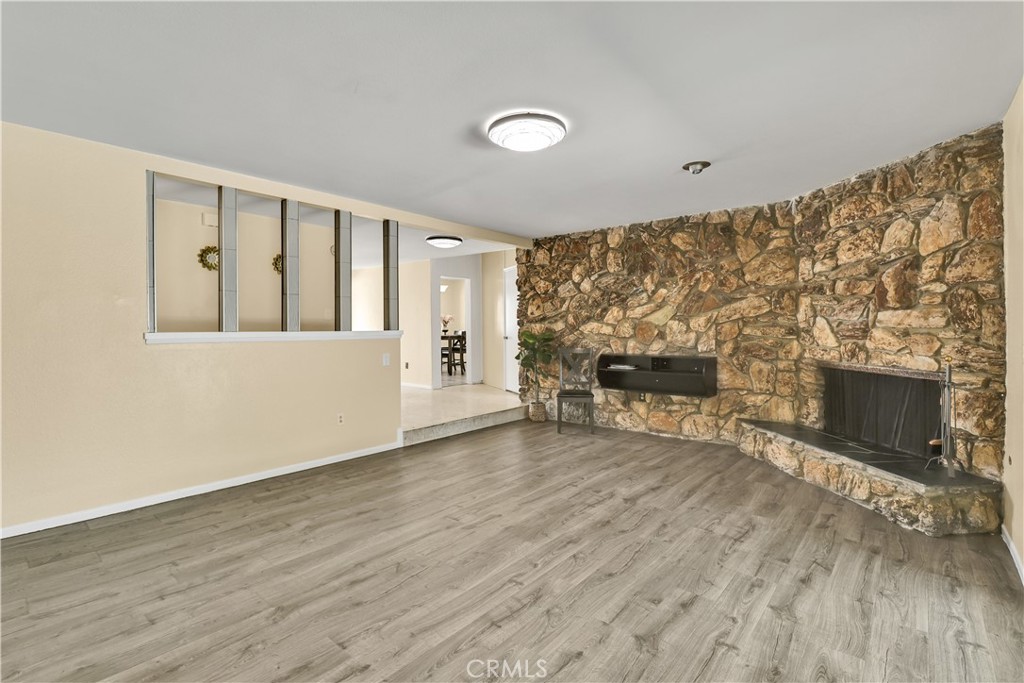 2550 W Rowland Avenue Property Photo 16
