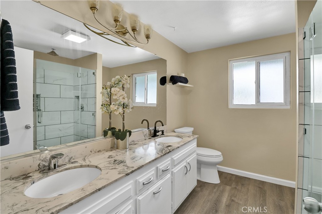 2550 W Rowland Avenue Property Photo 20