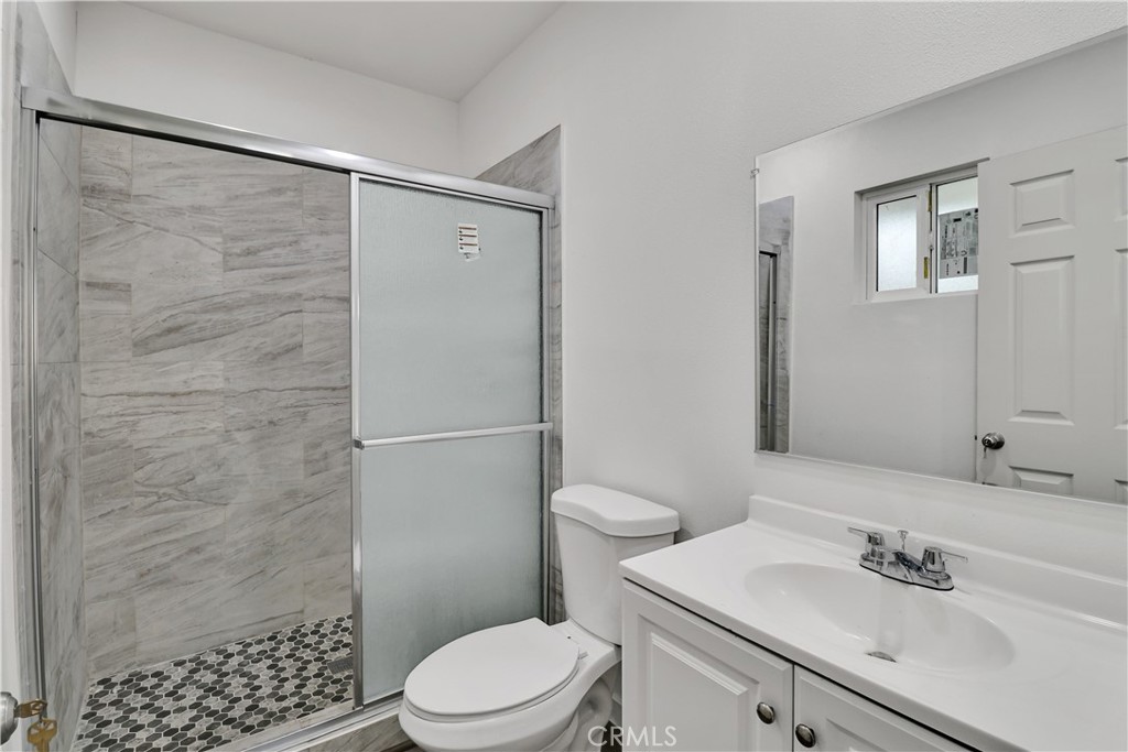 2550 W Rowland Avenue Property Photo 37
