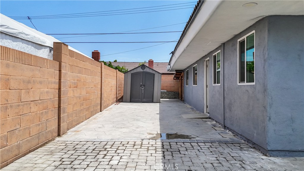 2550 W Rowland Avenue Property Photo 38