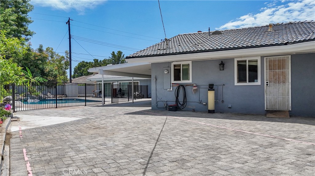 2550 W Rowland Avenue Property Photo 39