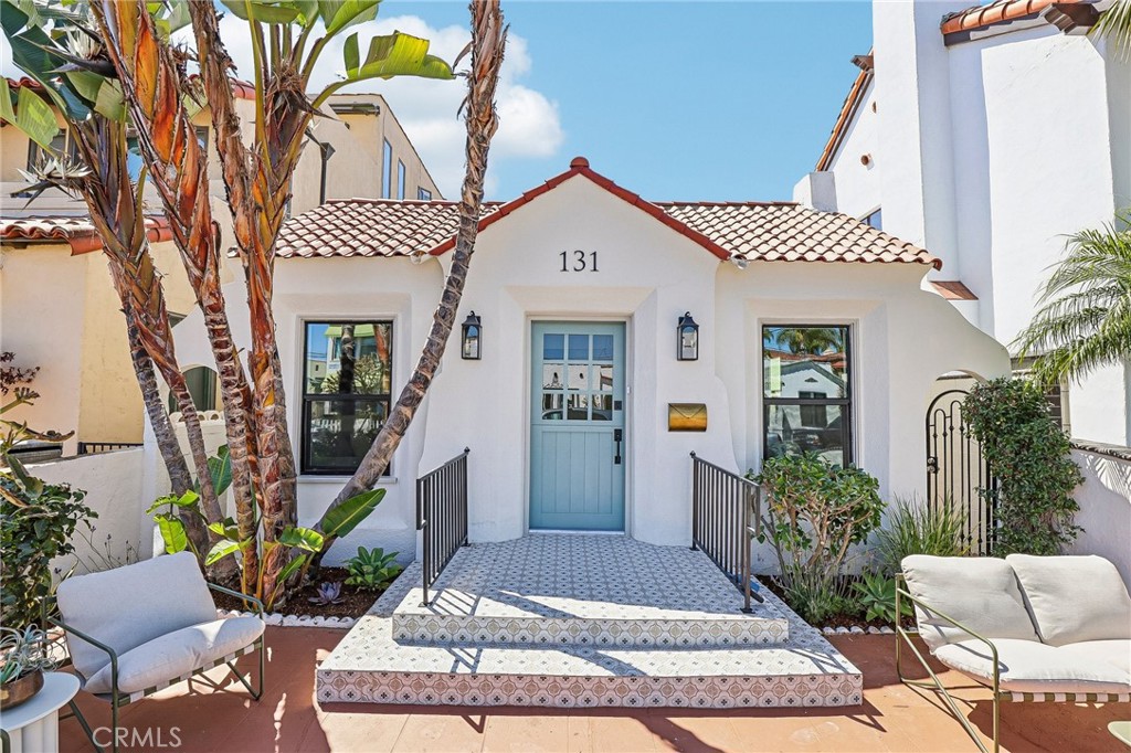 131 Santa Ana Avenue Property Photo 1