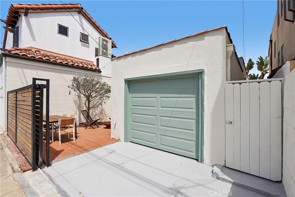 131 Santa Ana Avenue Property Photo 37