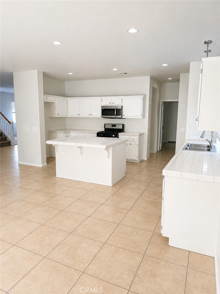 10312 Whitecrown Property Photo 9