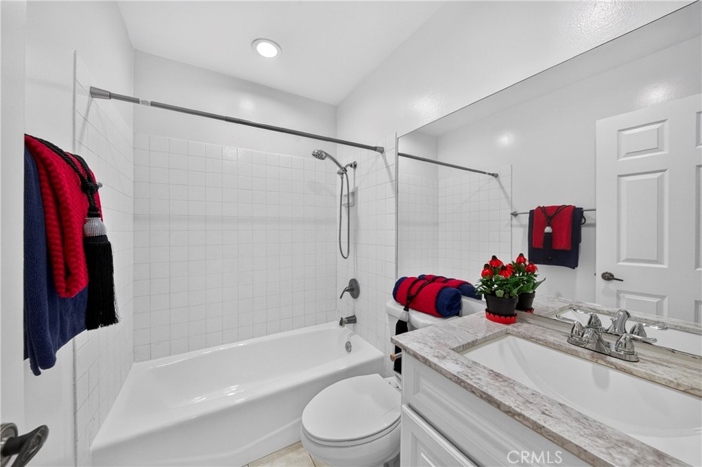 404 Continental Ct Property Photo 17