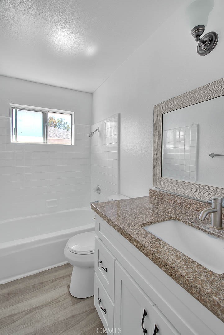 1104 S Mantle Lane 28d Property Photo 29