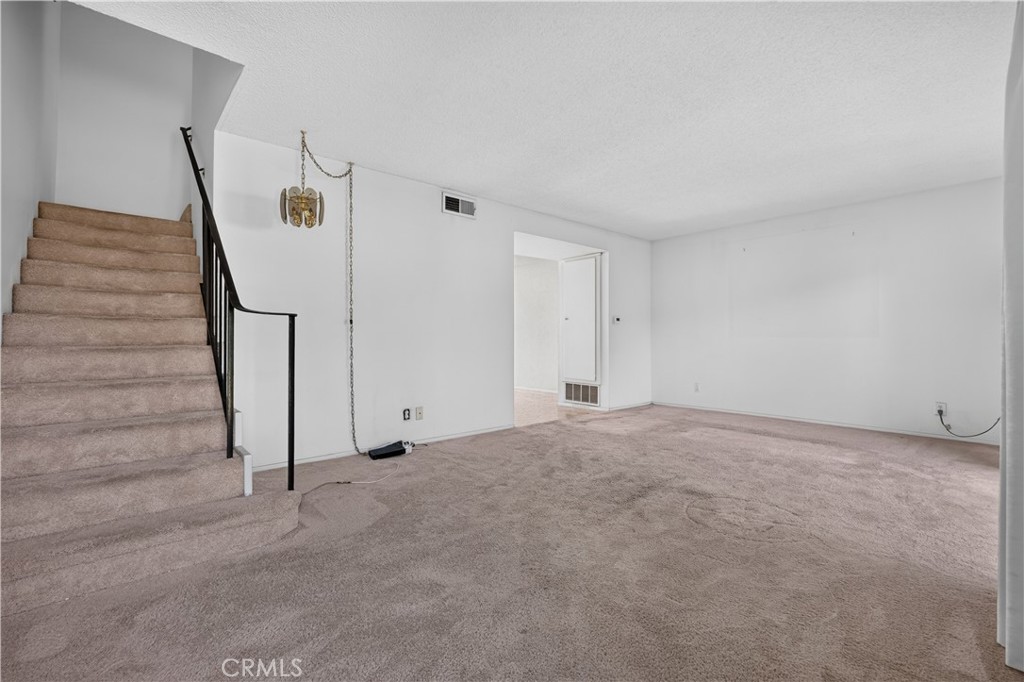 8170 Glengarry Property Photo 6