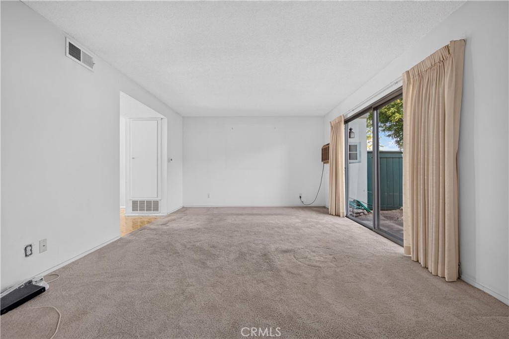 8170 Glengarry Property Photo 7