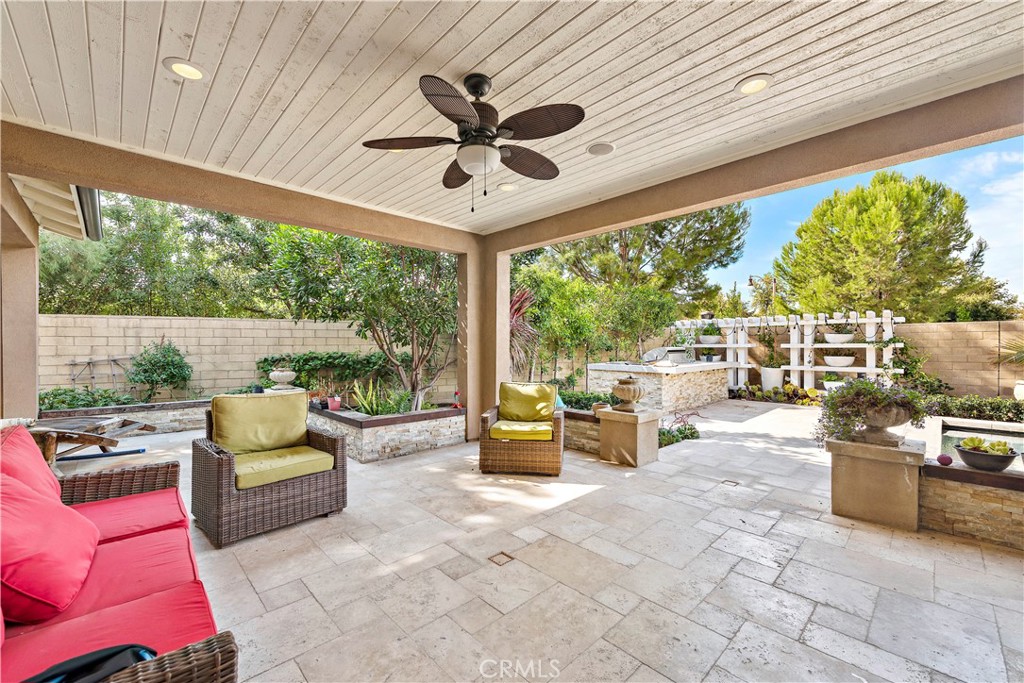 108 Fairgrove Property Photo 12