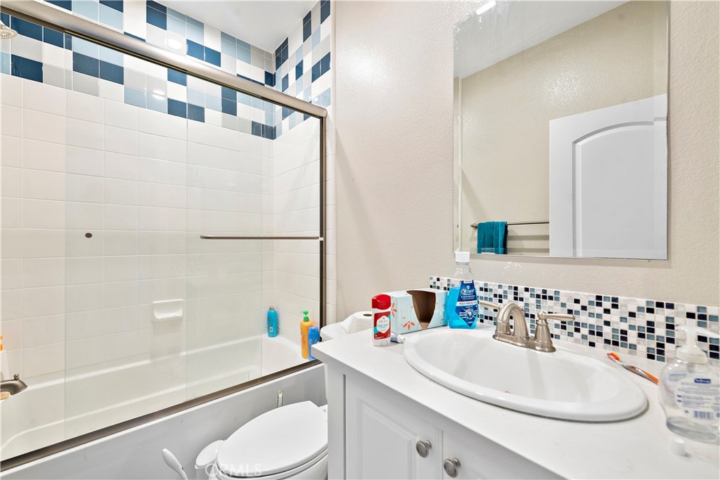 108 Fairgrove Property Photo 33