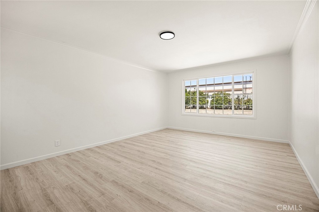 1432 S Kenmore Property Photo 3
