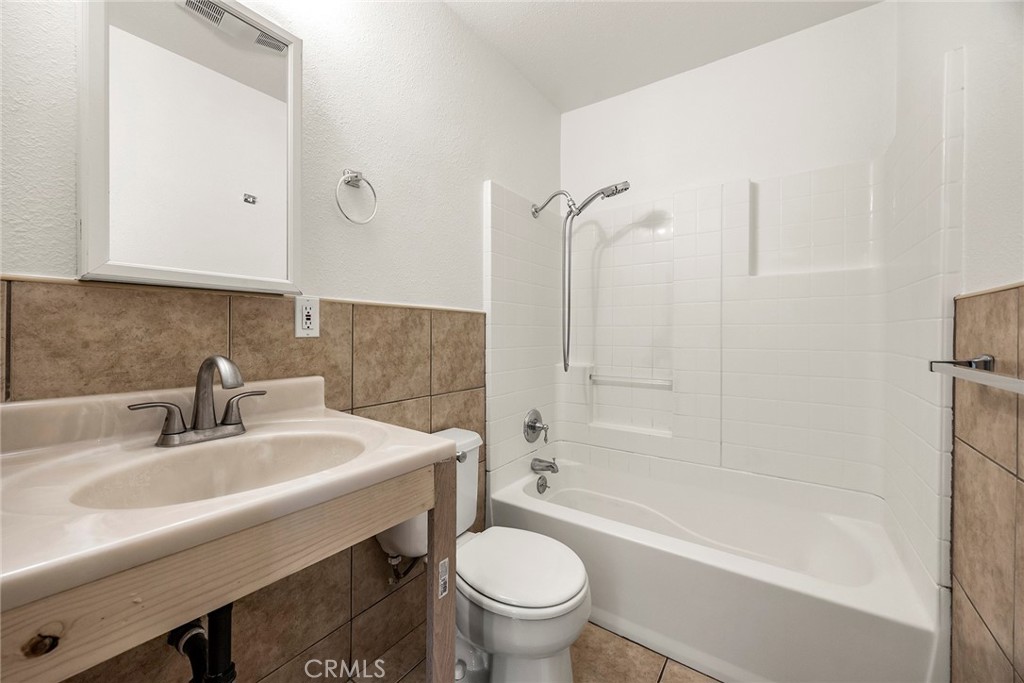 1432 S Kenmore Property Photo 19