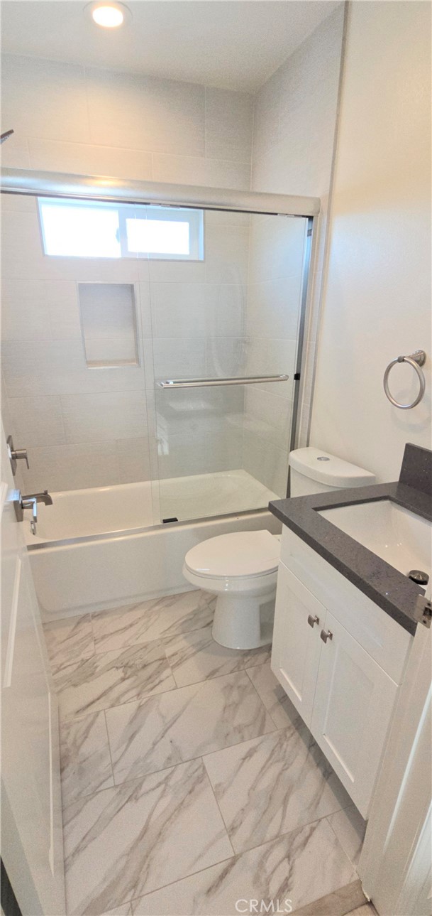10824 Long Beach Blvd Property Photo 6