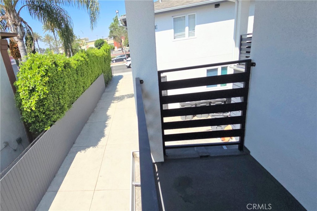 10824 Long Beach Blvd Property Photo 22
