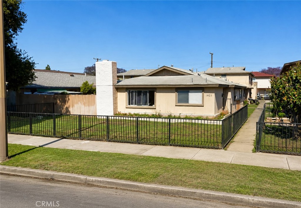 1621 Cedar Property Photo 1