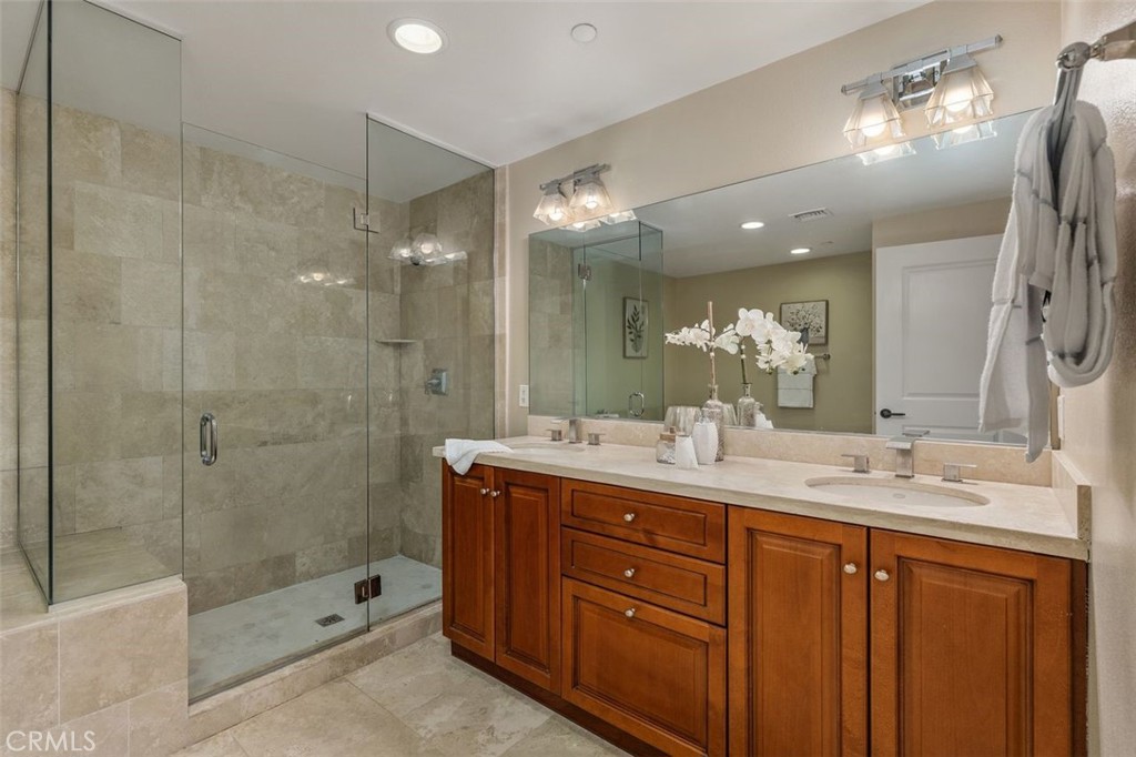 11863 Darlington 205 Property Photo 24