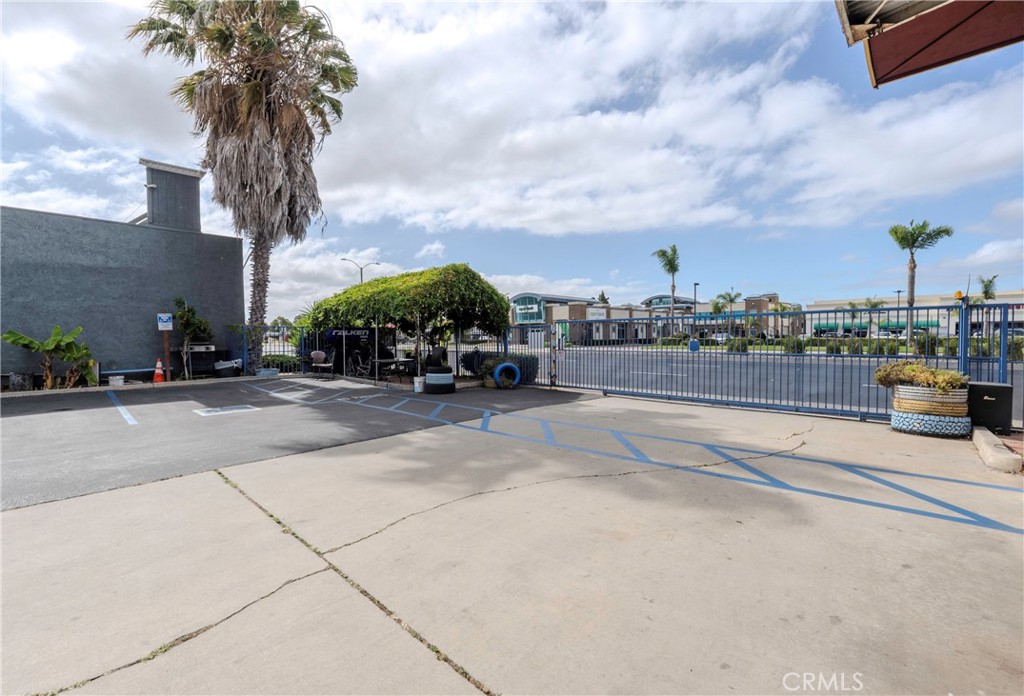 9611 Garden Grove Property Photo 2