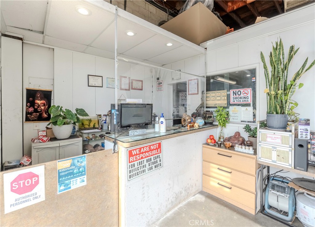 9611 Garden Grove Property Photo 6