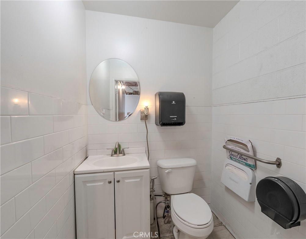 9611 Garden Grove Property Photo 9