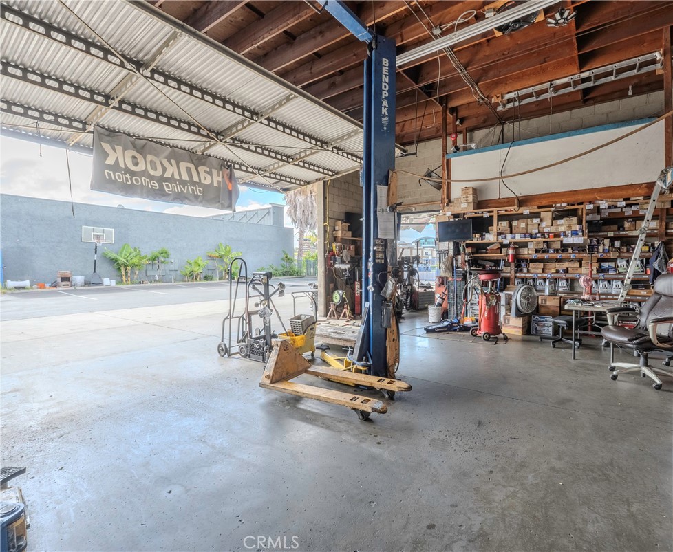 9611 Garden Grove Property Photo 16
