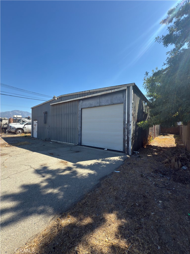 10735 Vernon Avenue Property Photo 3