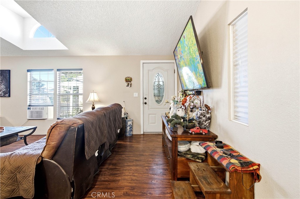 1925 E La Veta Avenue 49 Property Photo 7