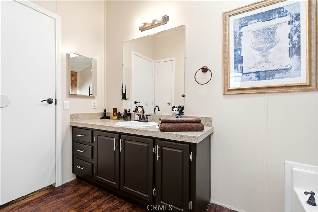 1925 E La Veta Avenue 49 Property Photo 29