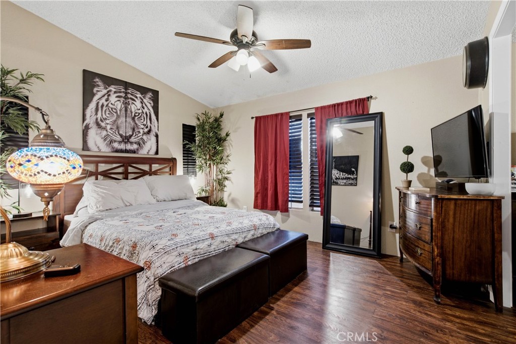 1925 E La Veta Avenue 49 Property Photo 34