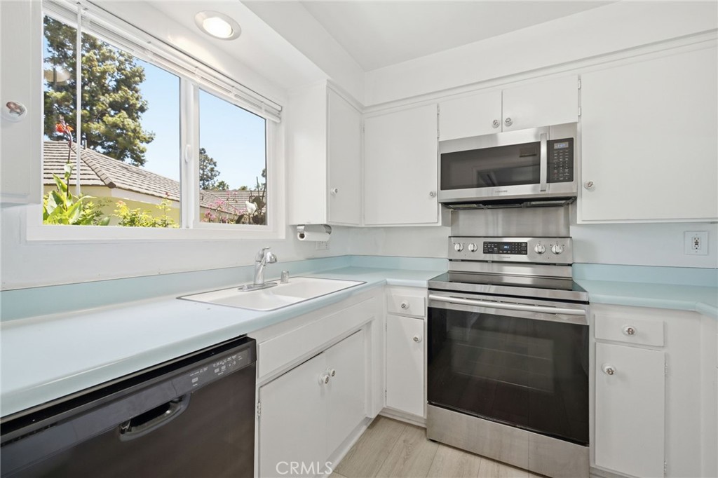 22716 Nadine Circle A Property Photo 8