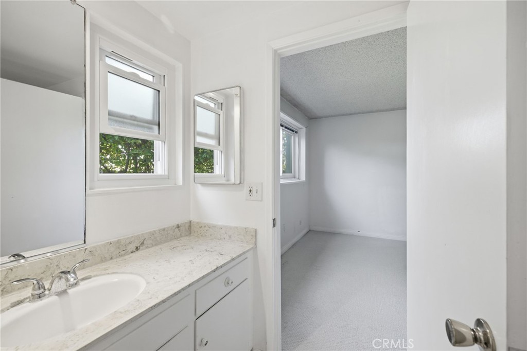22716 Nadine Circle A Property Photo 12