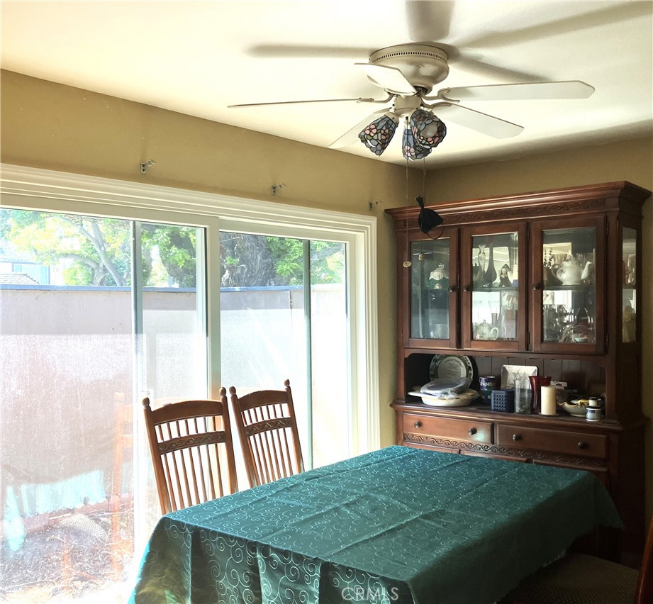 1122 S Dover Property Photo 6