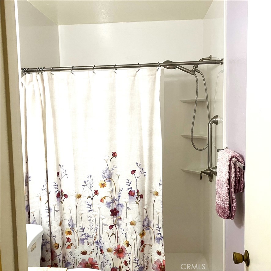1122 S Dover Property Photo 11