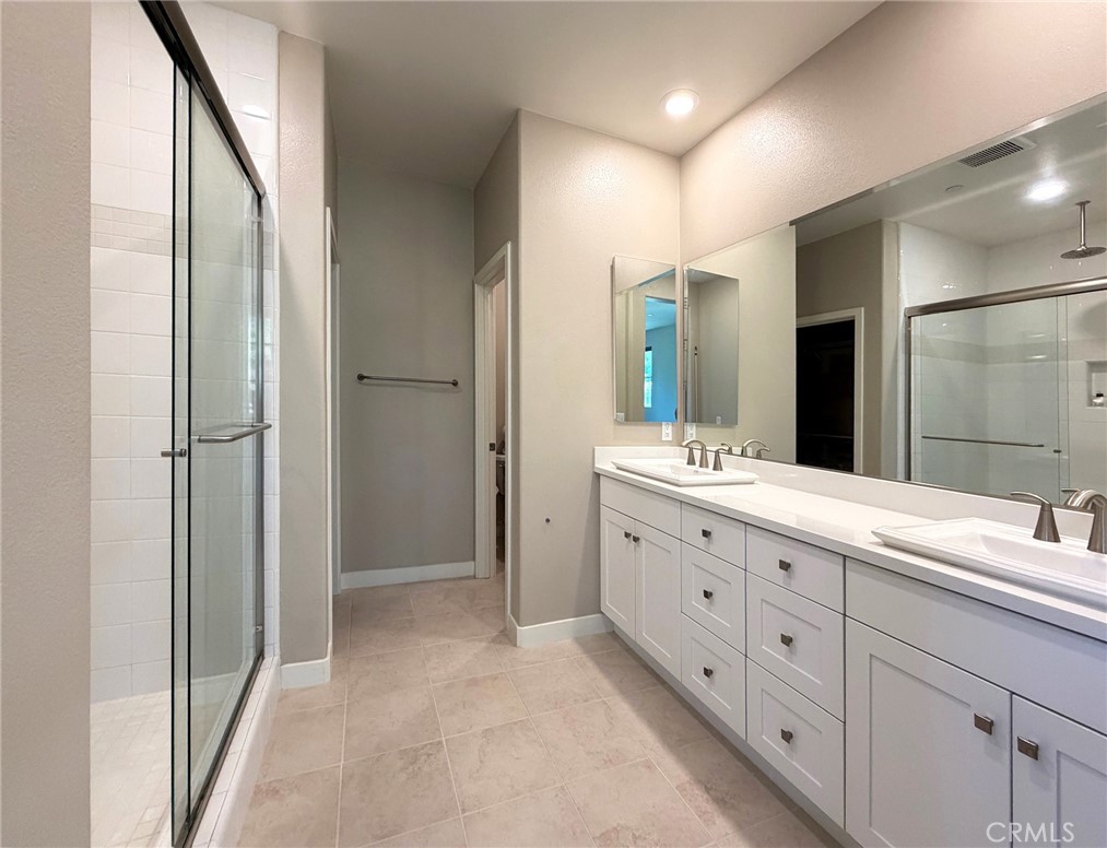 22 Noble Property Photo 3