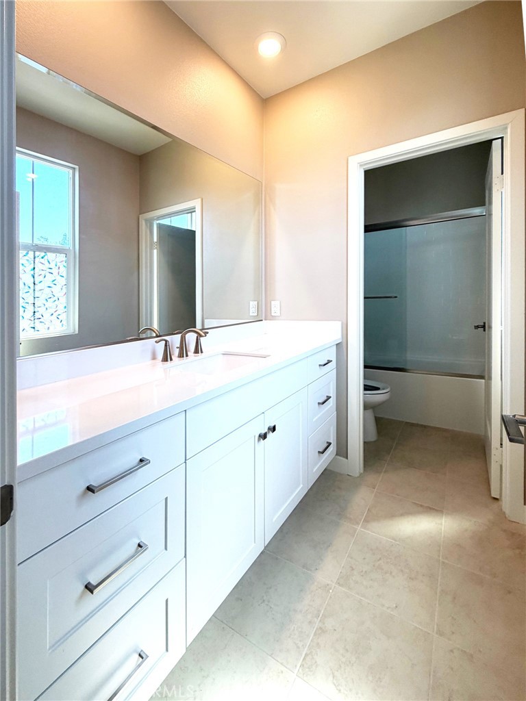 22 Noble Property Photo 6