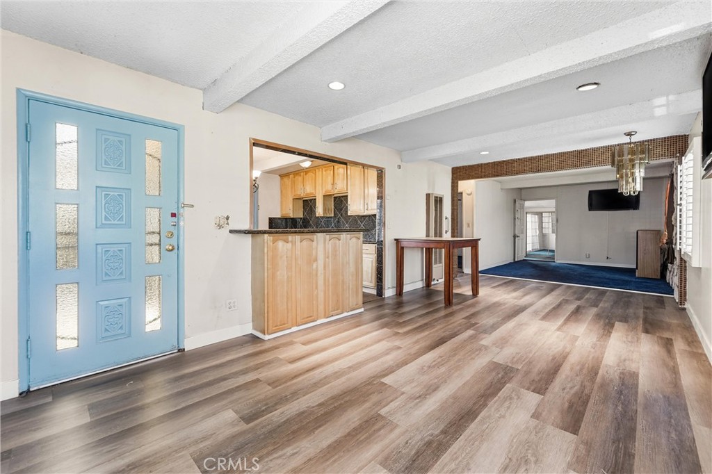 8563 Eglise Property Photo 6