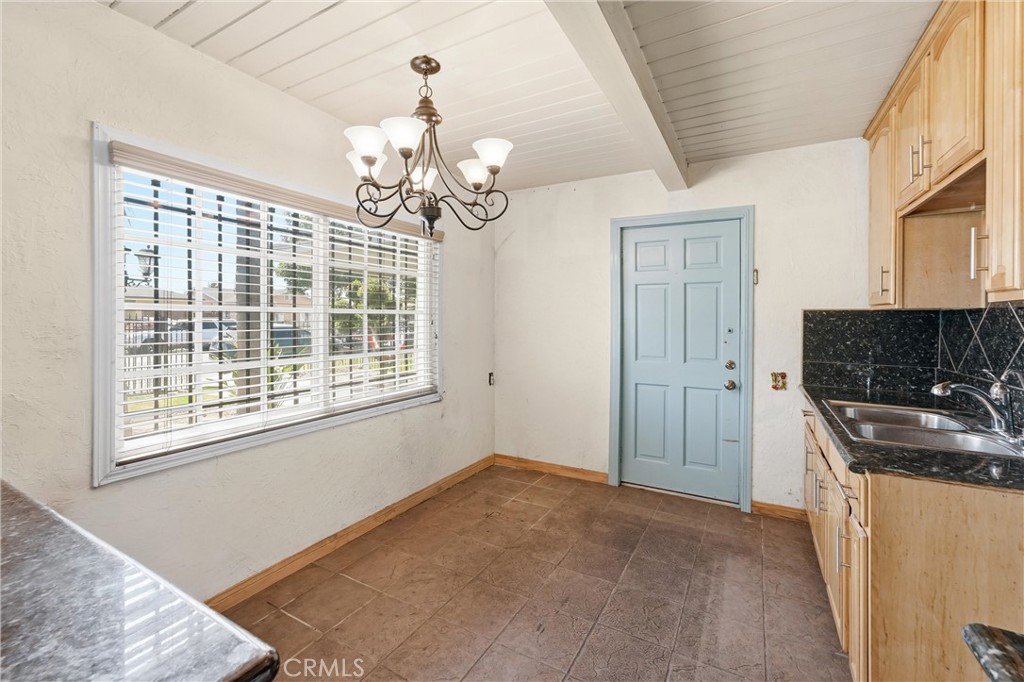 8563 Eglise Property Photo 8