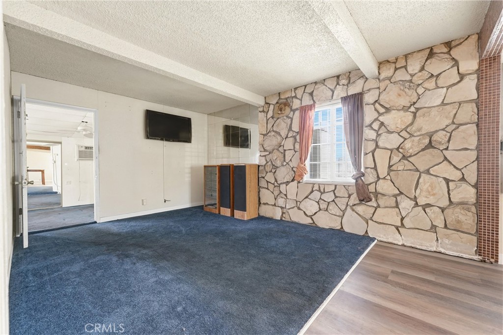 8563 Eglise Property Photo 13