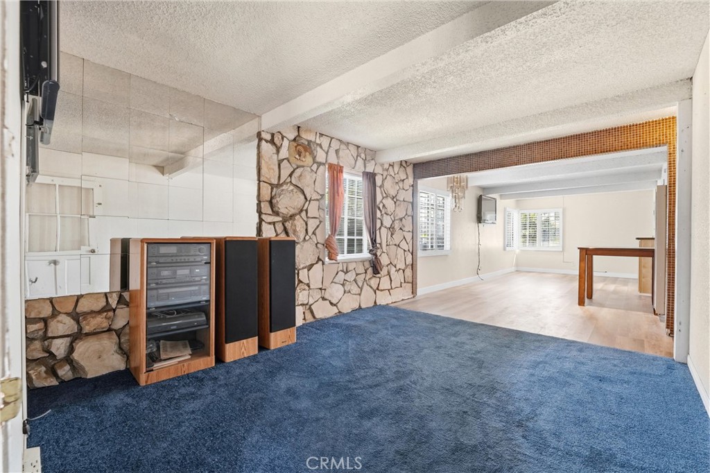 8563 Eglise Property Photo 15