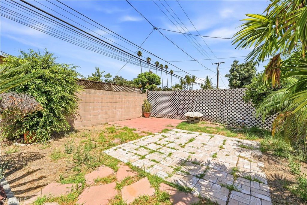 8563 Eglise Property Photo 24