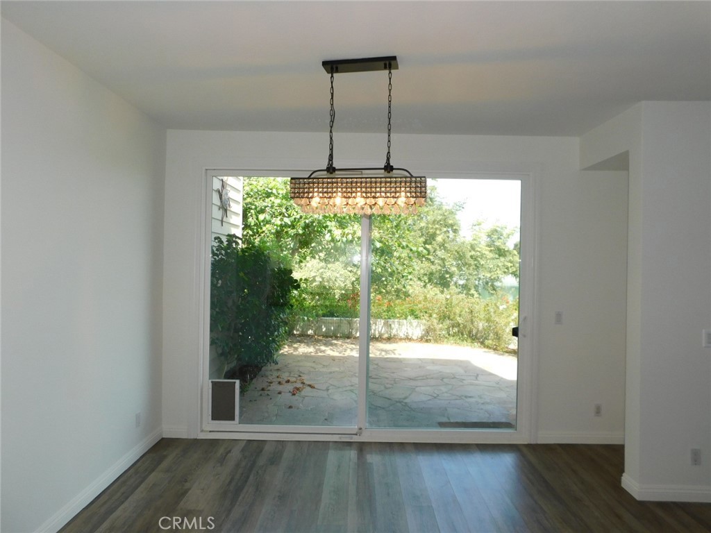 5 Lakefront Property Photo 7